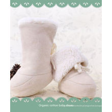Sapatos de algodão orgânico bebê quente e macio de inverno com design encantador